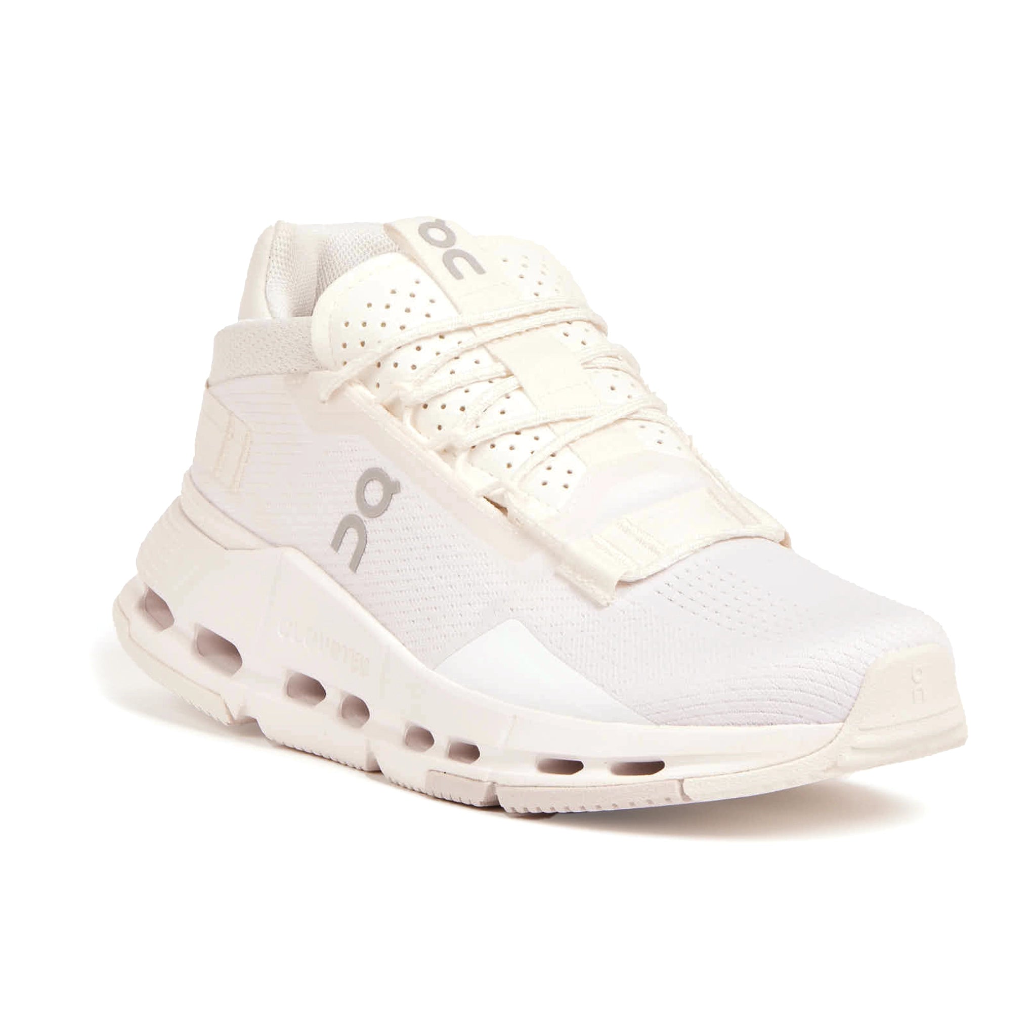 On Women's Cloudnova 2 White / 6