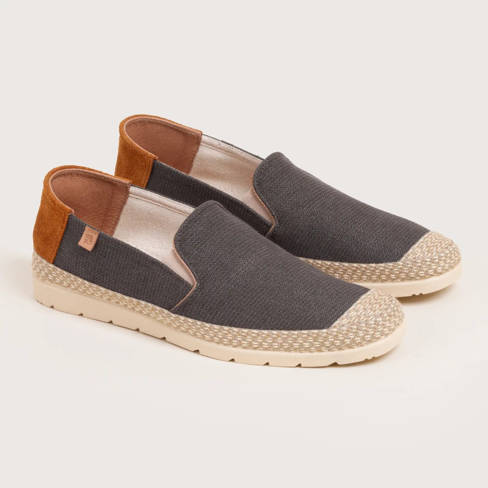 Rey - Black Ribbed Canvas