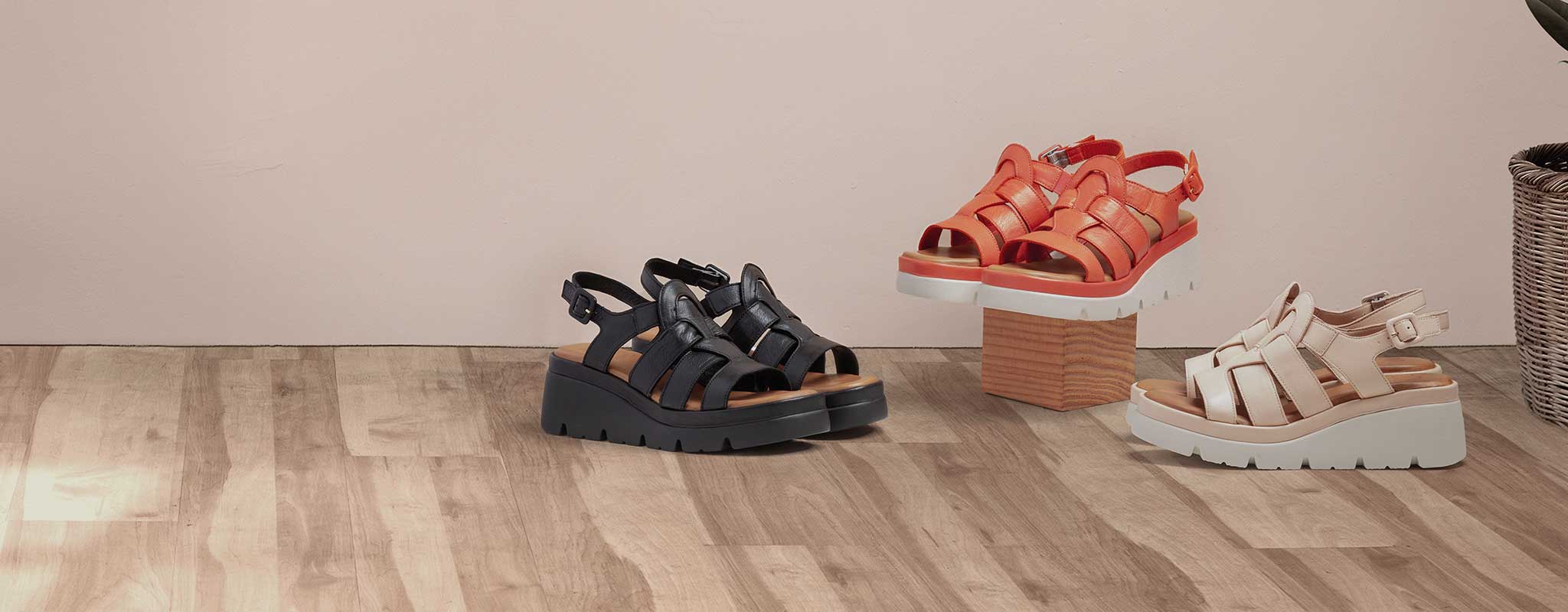 WOMEN'S WEDGES