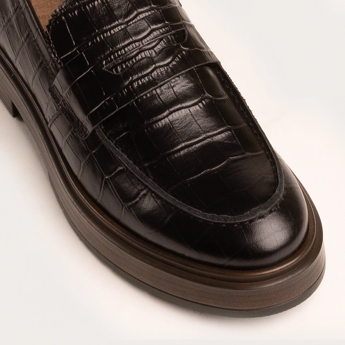 Bevy - Black Croc
