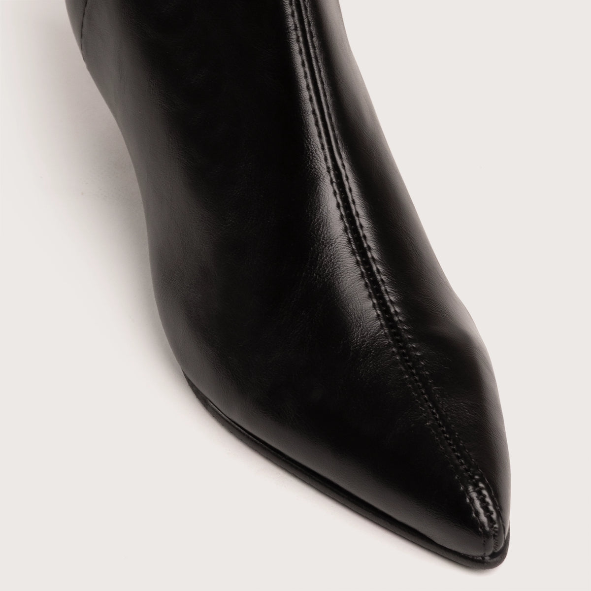 Byron - Black leather Stretch