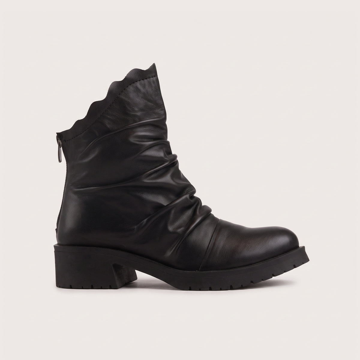 Doughty - Black