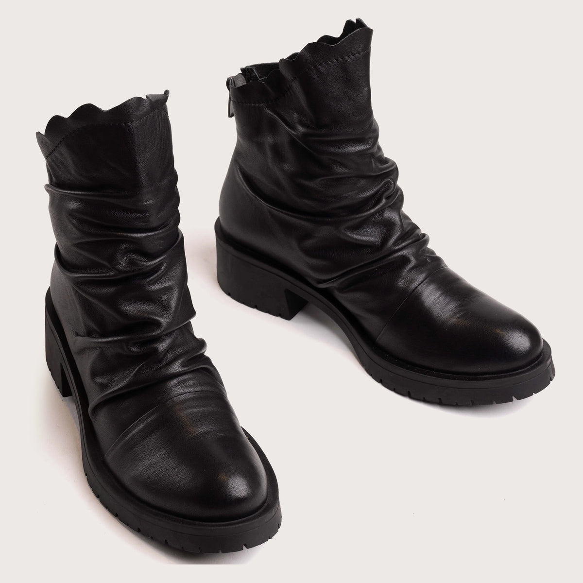 Doughty - Black