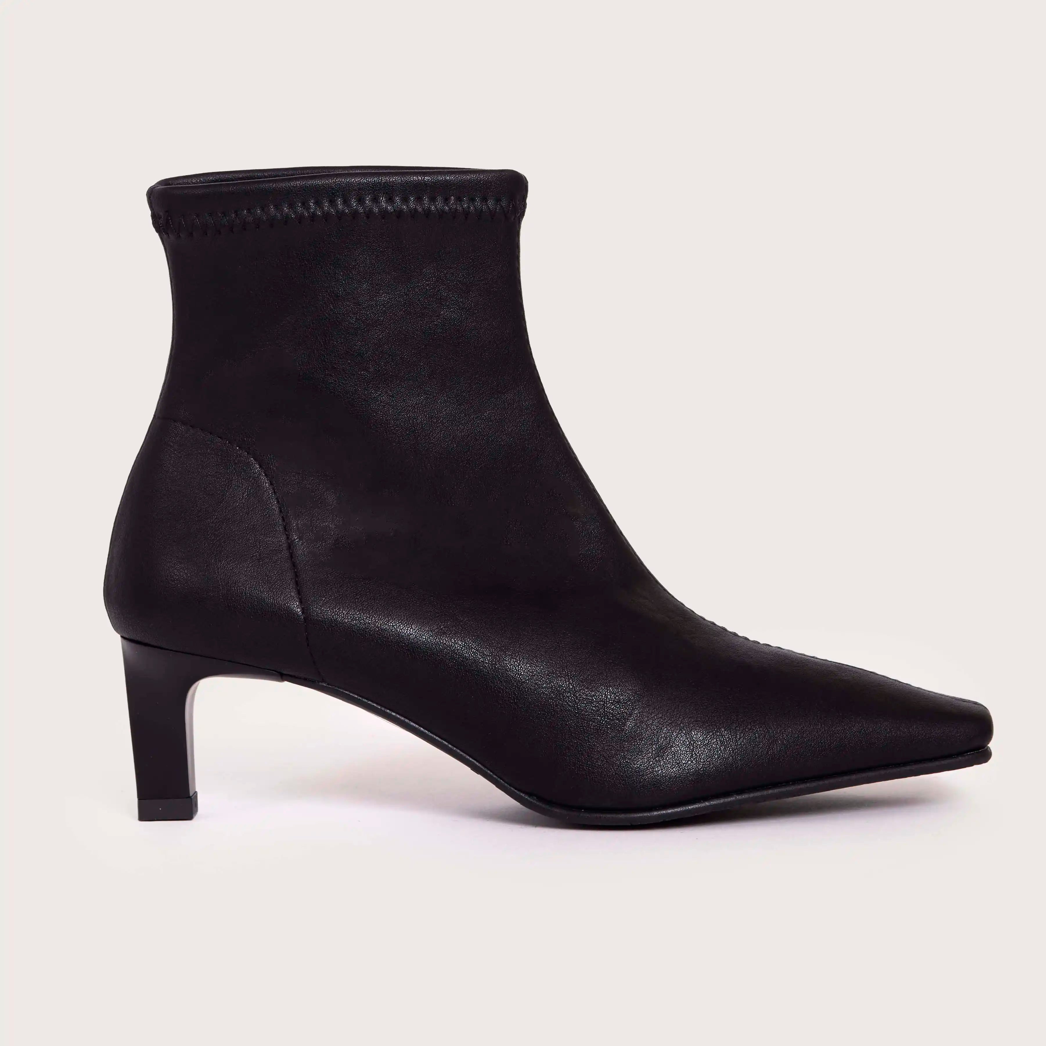 Delano - Black Leather