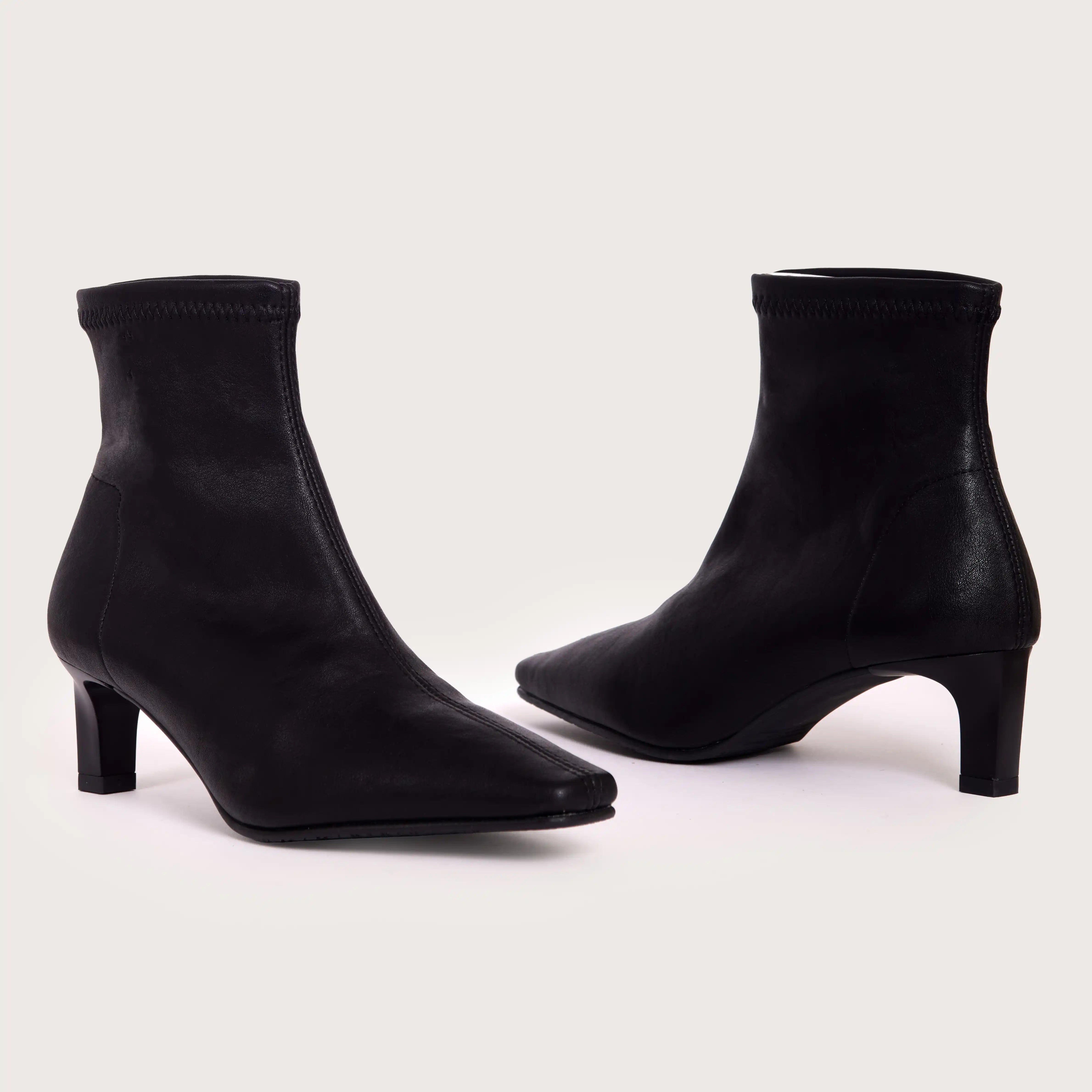 Delano - Black Leather