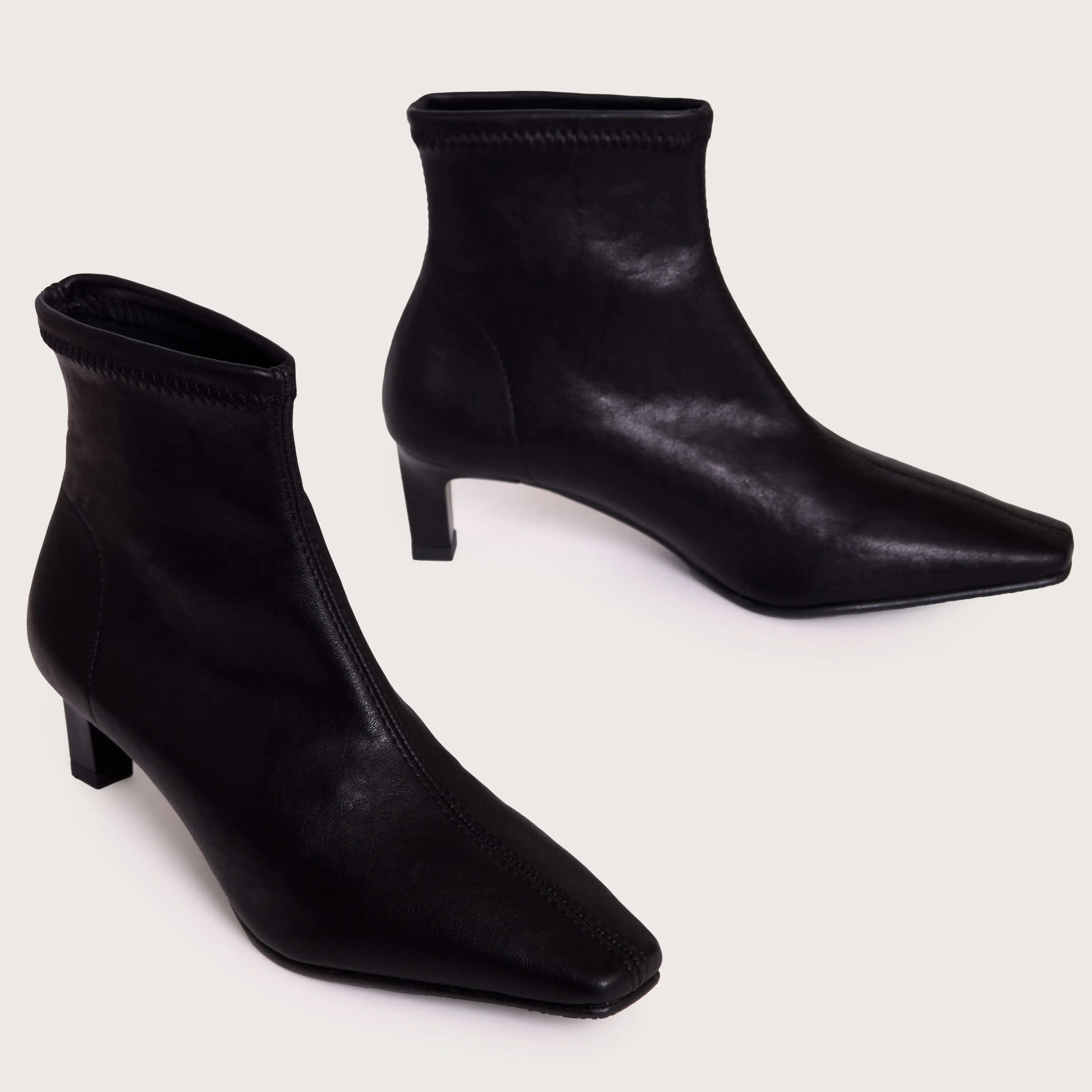 Delano - Black Leather