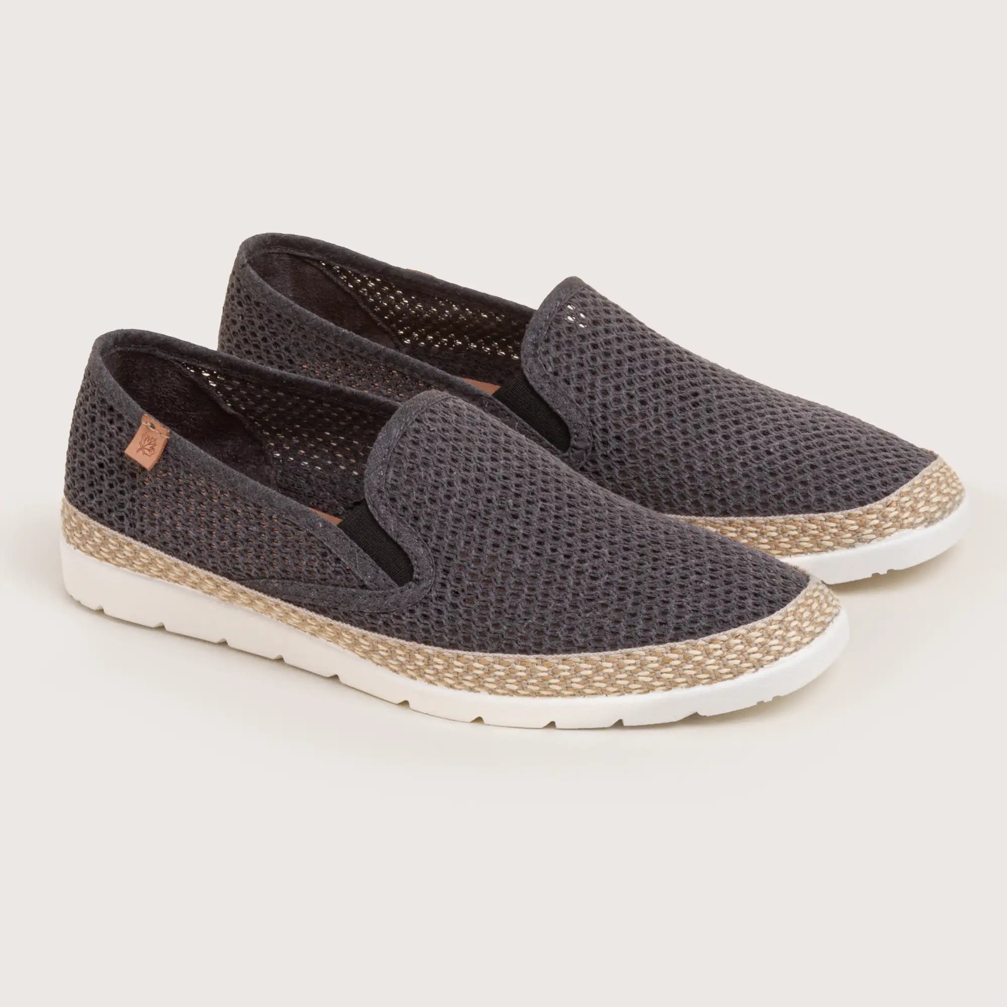 Delmar - Black Mesh