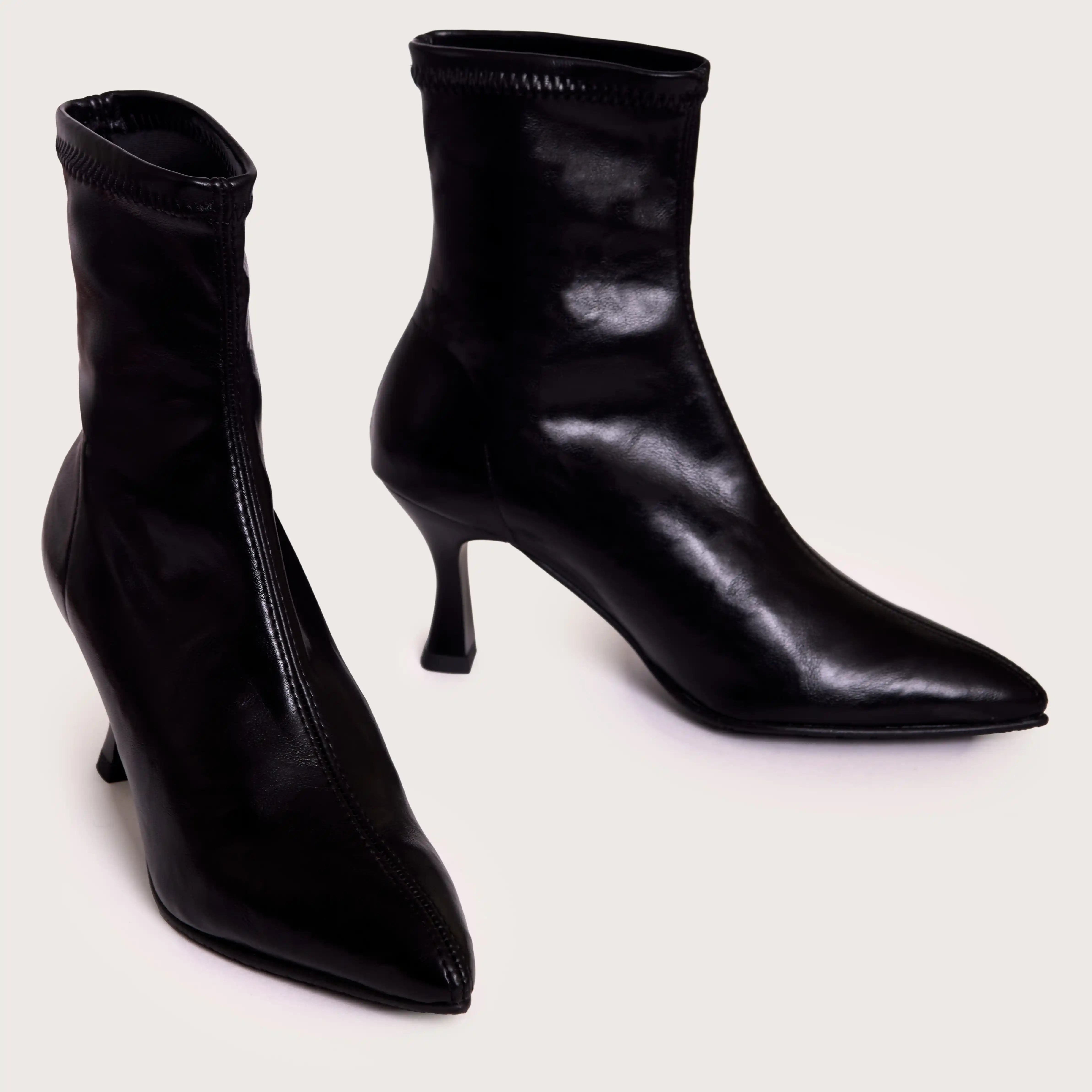 Hicks - Black Leather
