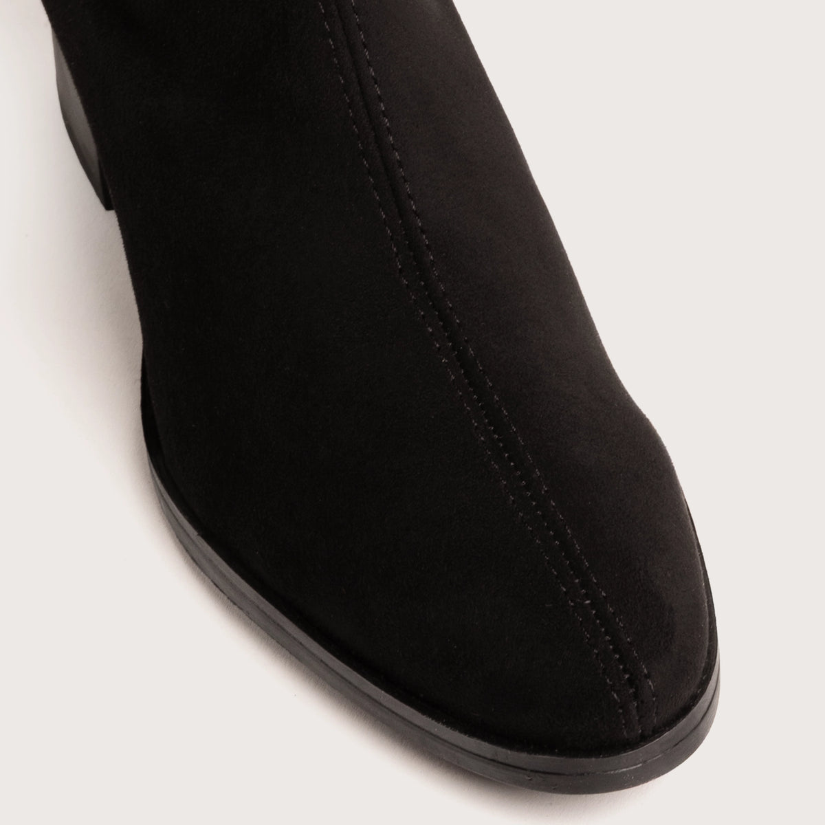 Knapp - Black Suede Stretch