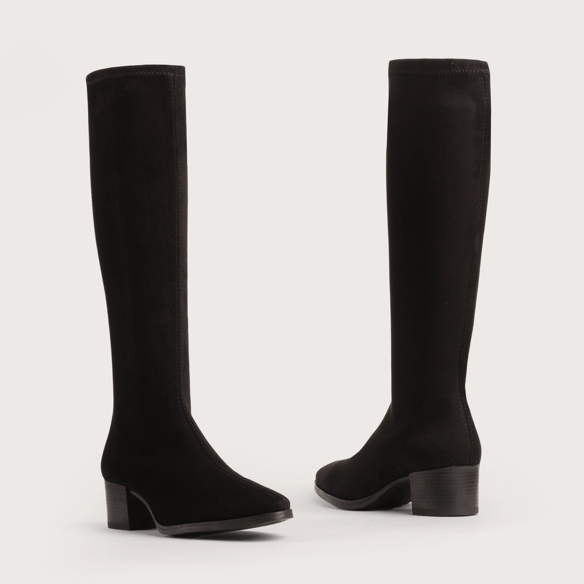 Knapp - Black Suede Stretch