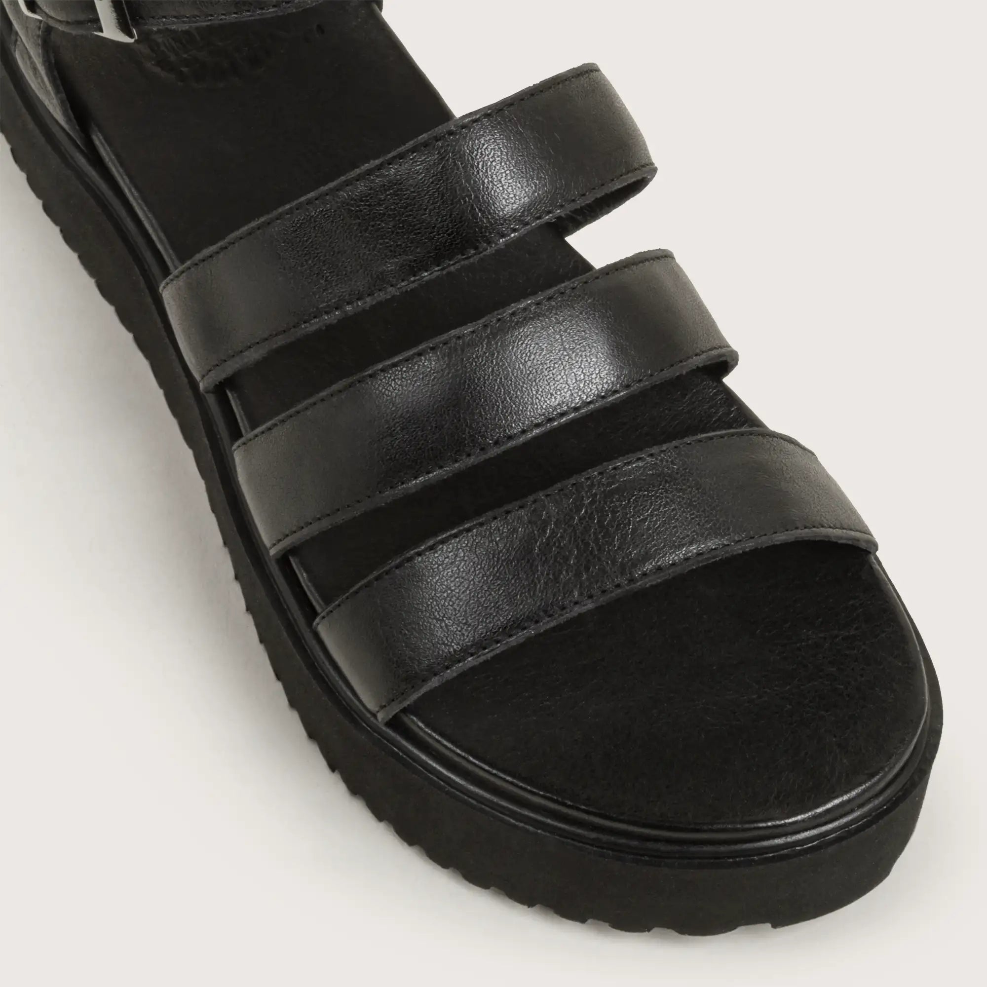 Knoll - Black
