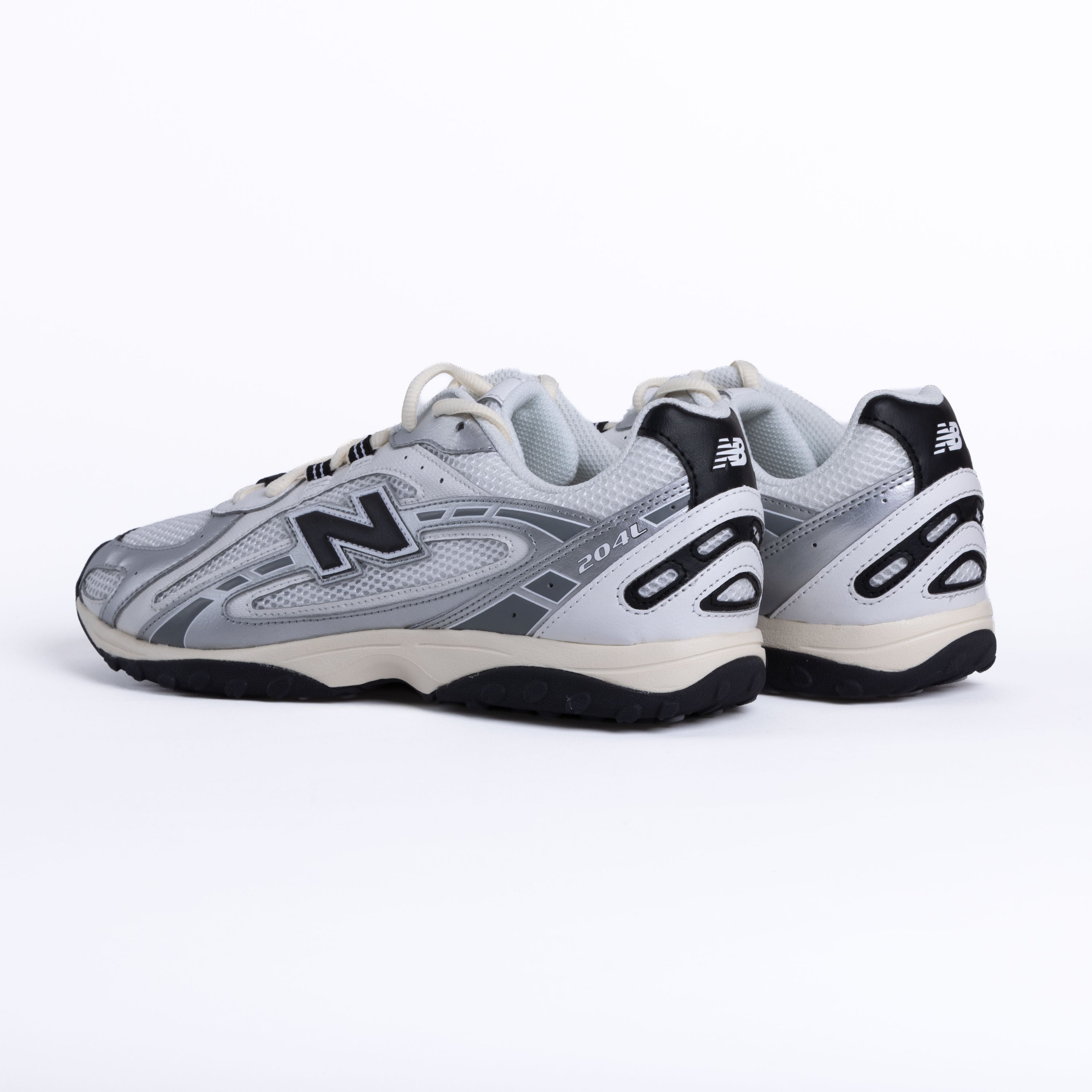 New Balance 204 - Silver Metalllic