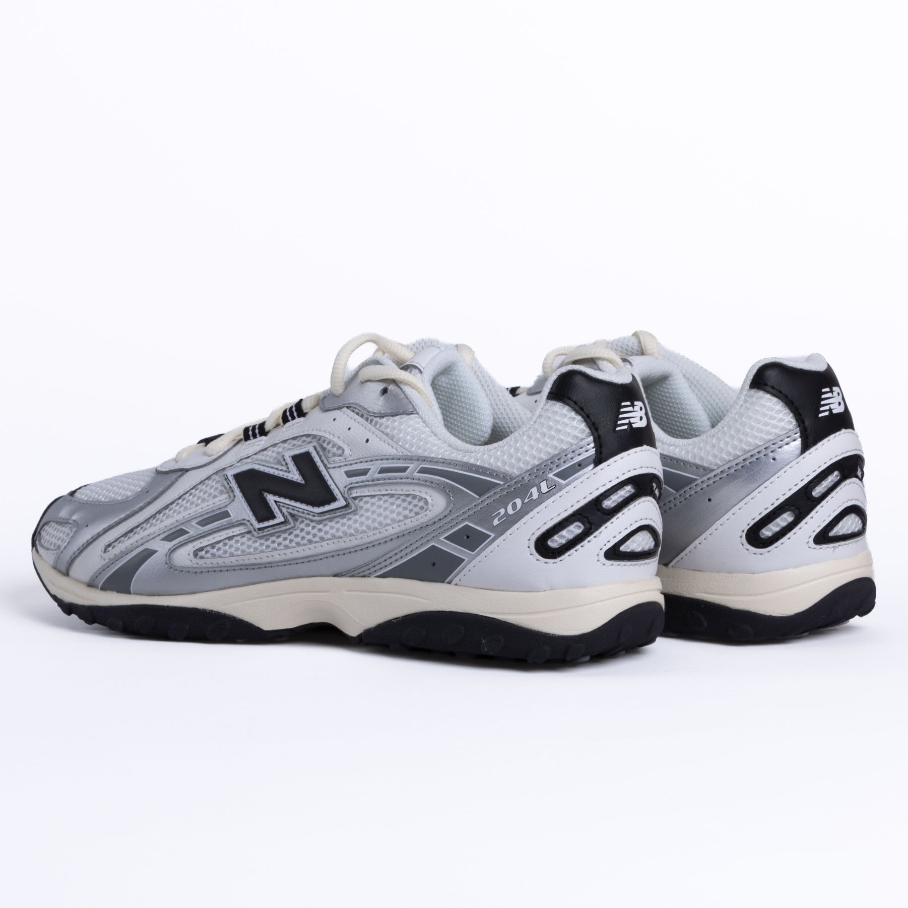 New Balance 204 - Silver Metalllic