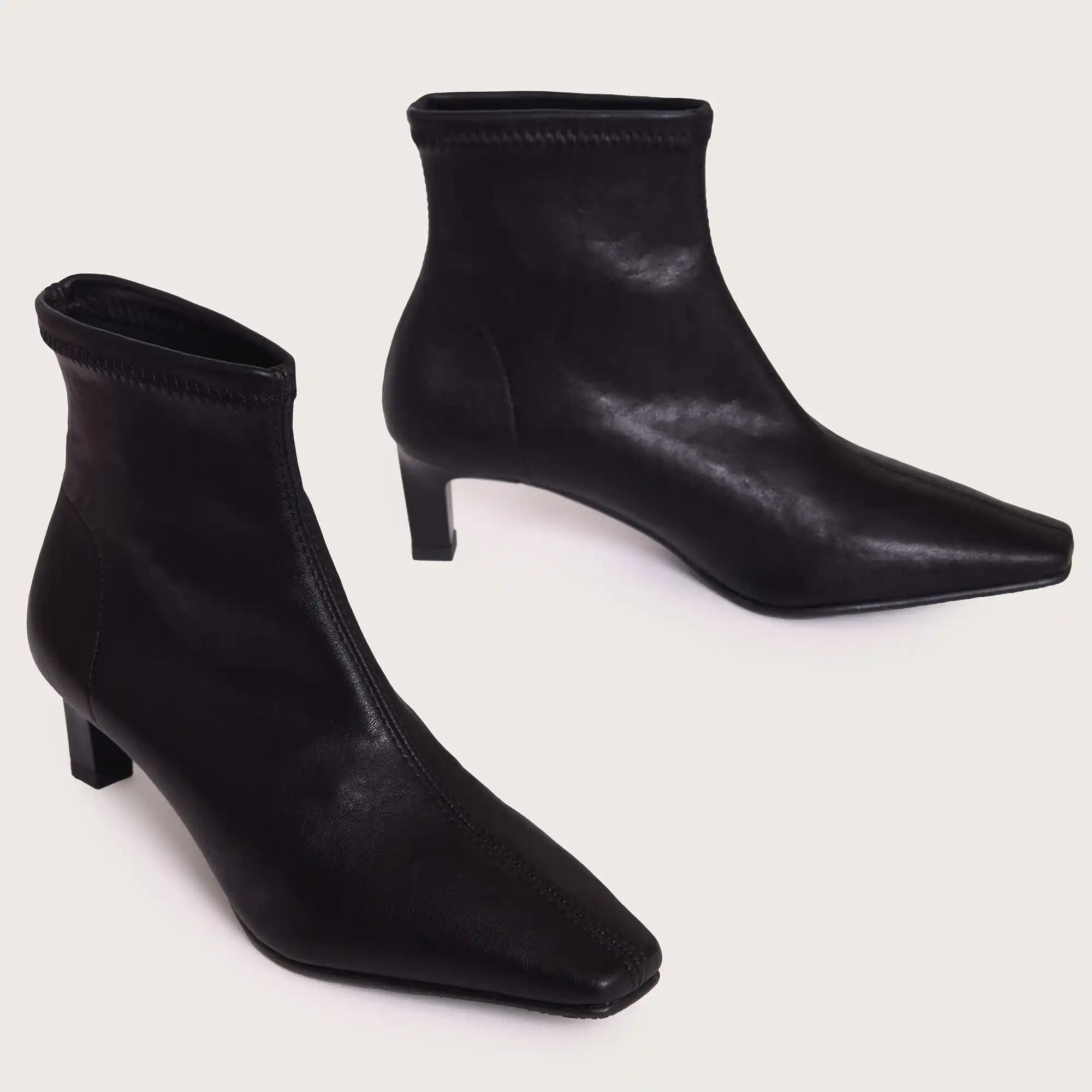 Delano - Black Leather