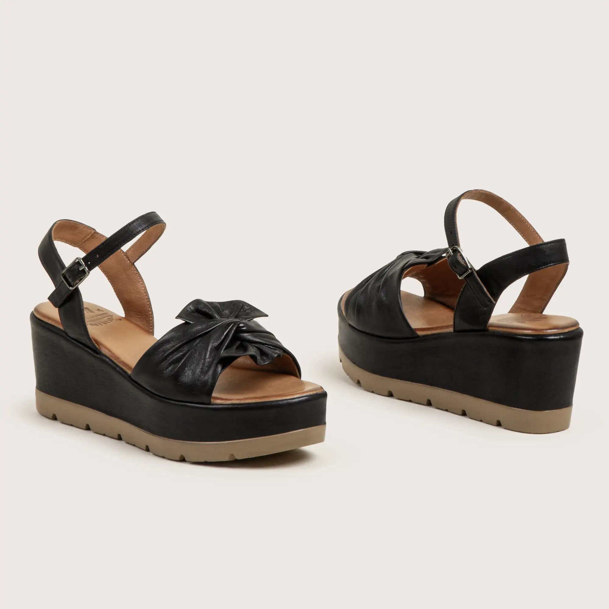 Torry-Blk-3.webp