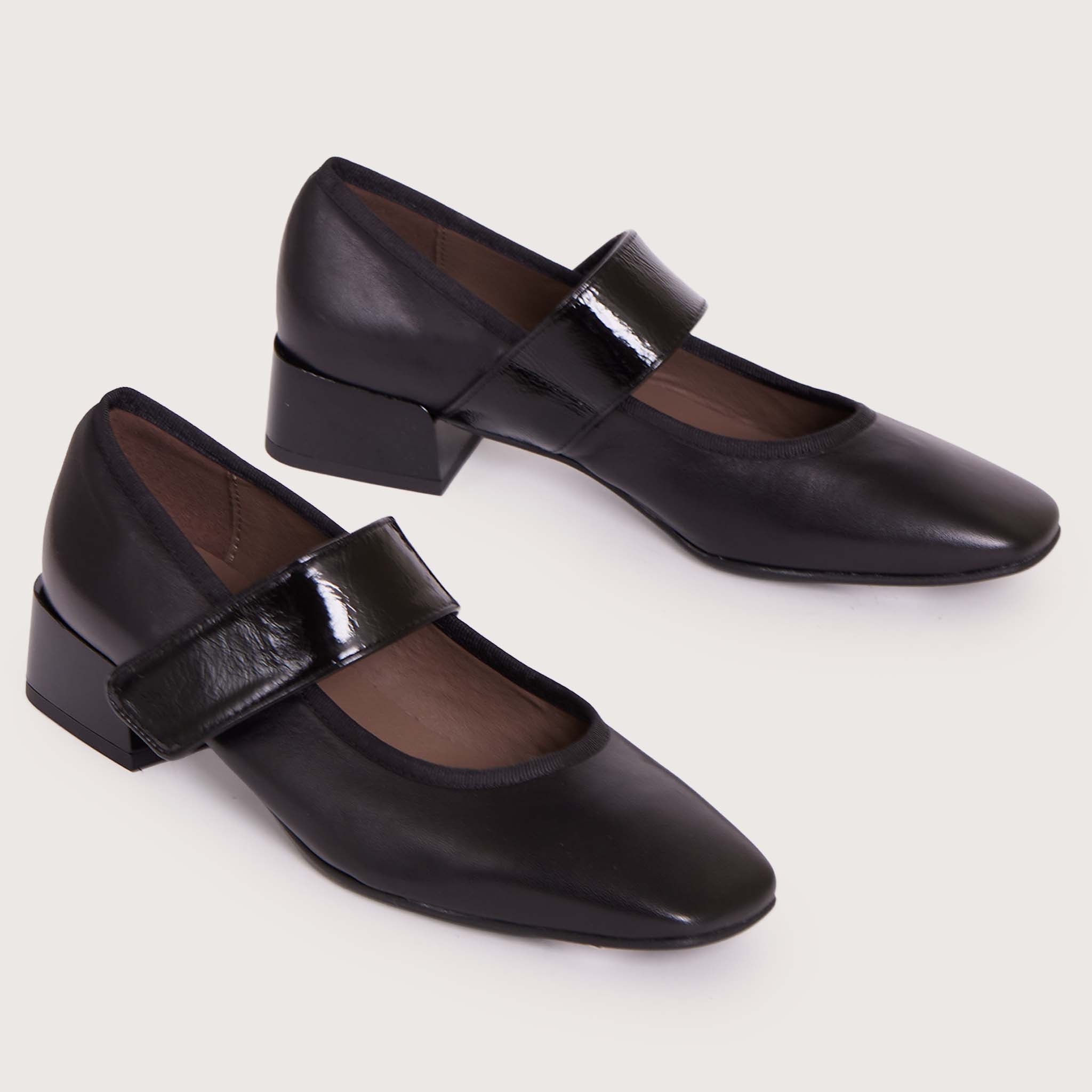 Trinity - Black/Black