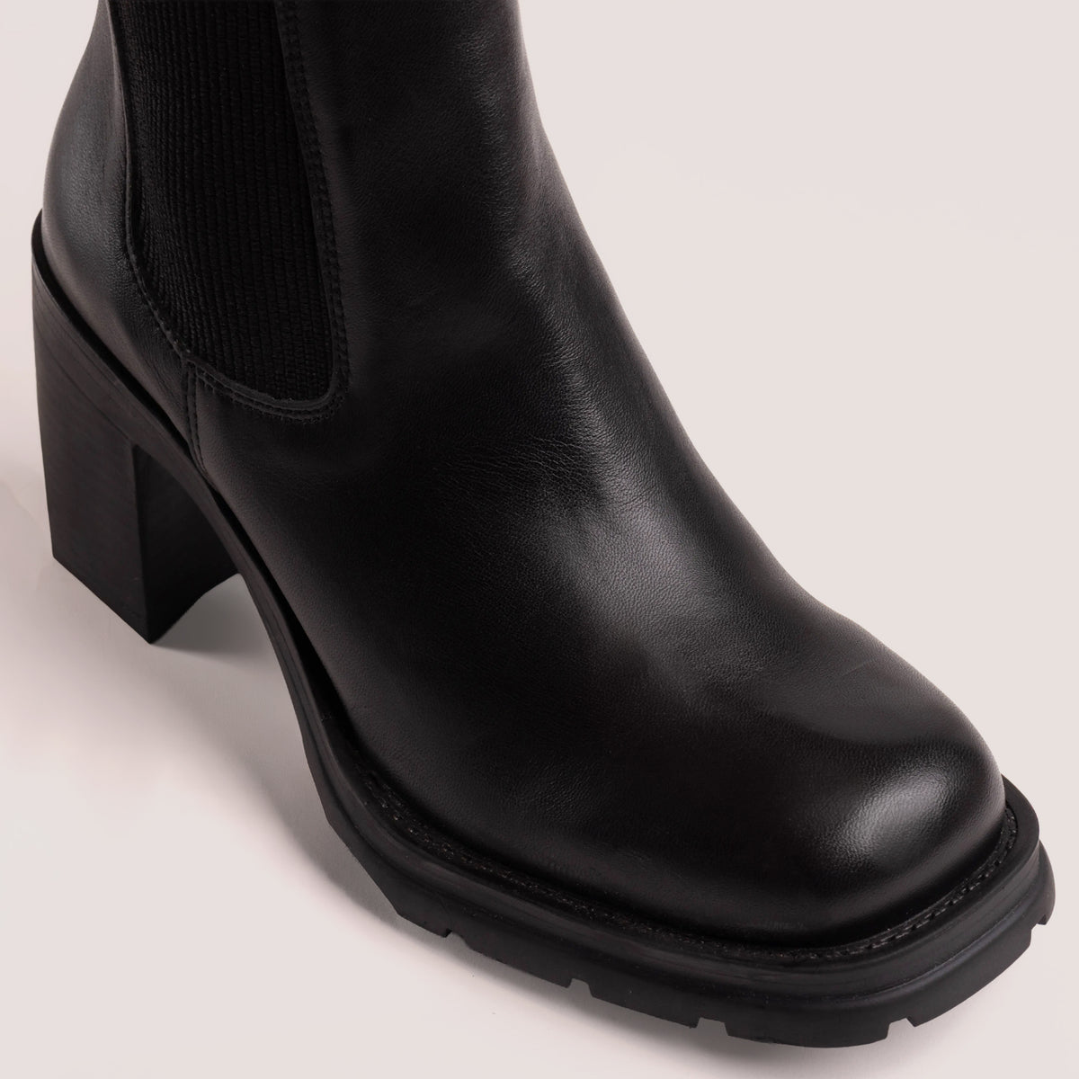 Coyle - Black Leather
