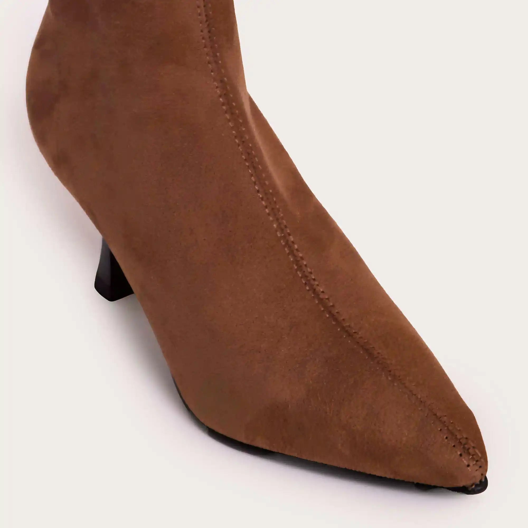 Hobart - Nut Suede