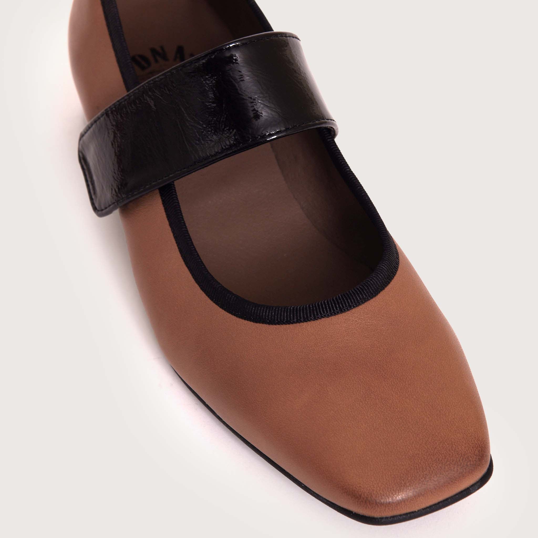 Trinity - Taupe/Black